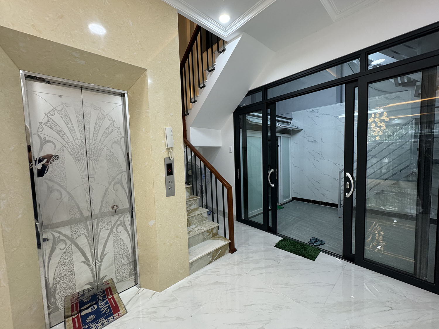 Siêu phẩm Hầm, 4Lầu, ST, thang máy (4,75x17=80,75m2) full nội thất cao cấp đường nội bộ 12m khu VIP 3 tháng 2